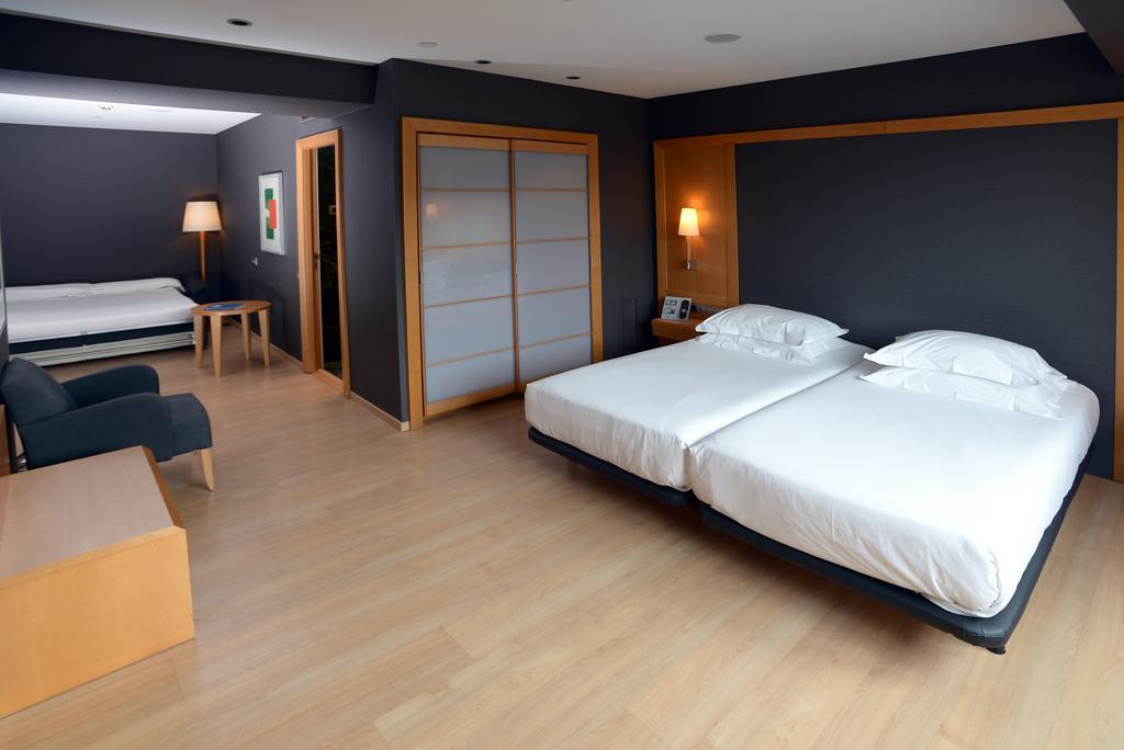 Triple Room,1273076326:JPEG
