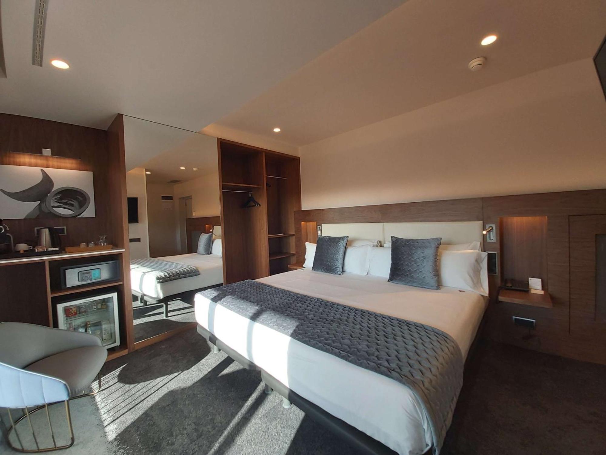 Superior King Suite,1273064290:JPEG