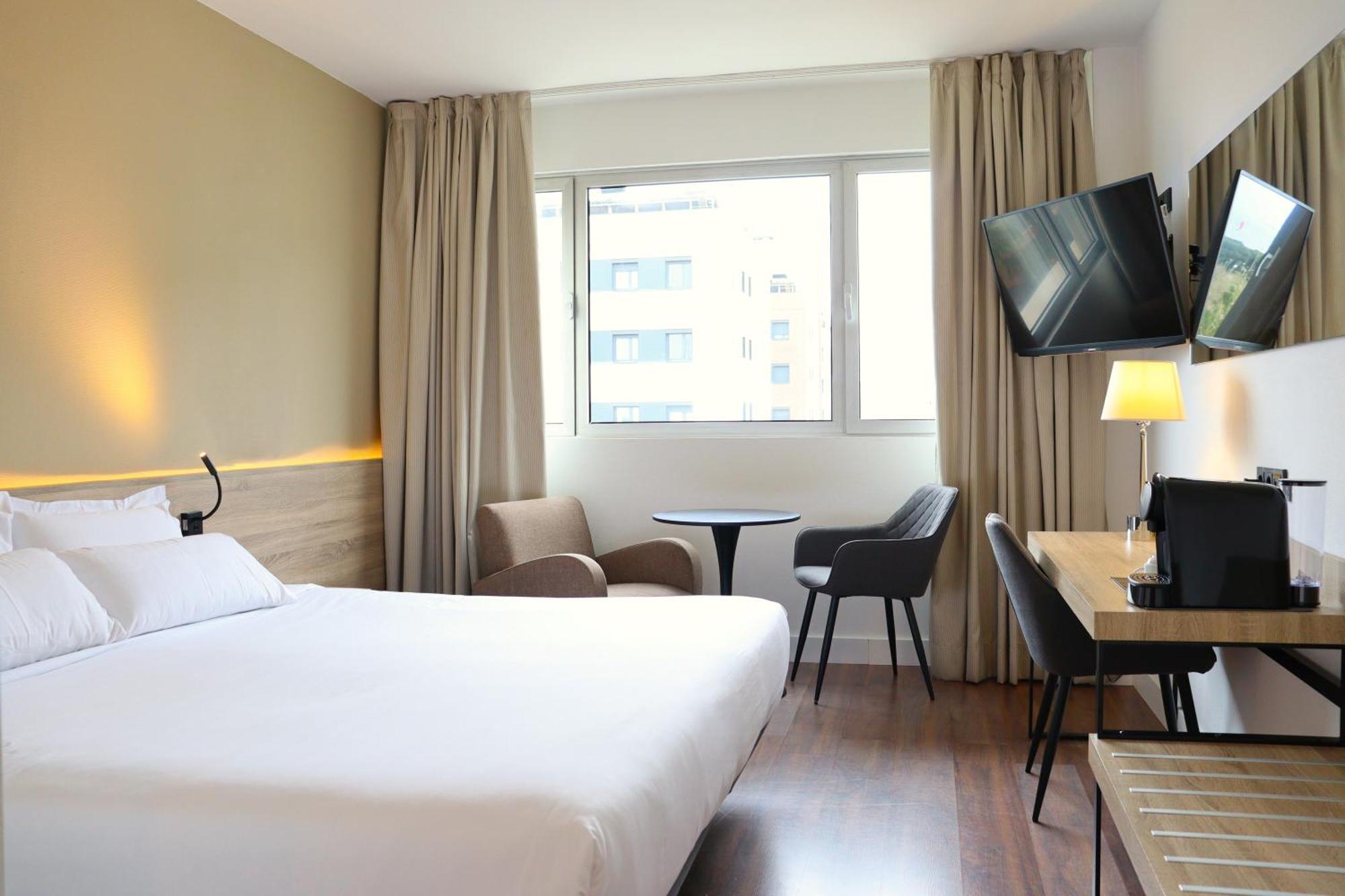 Superior Room Partial Sea View