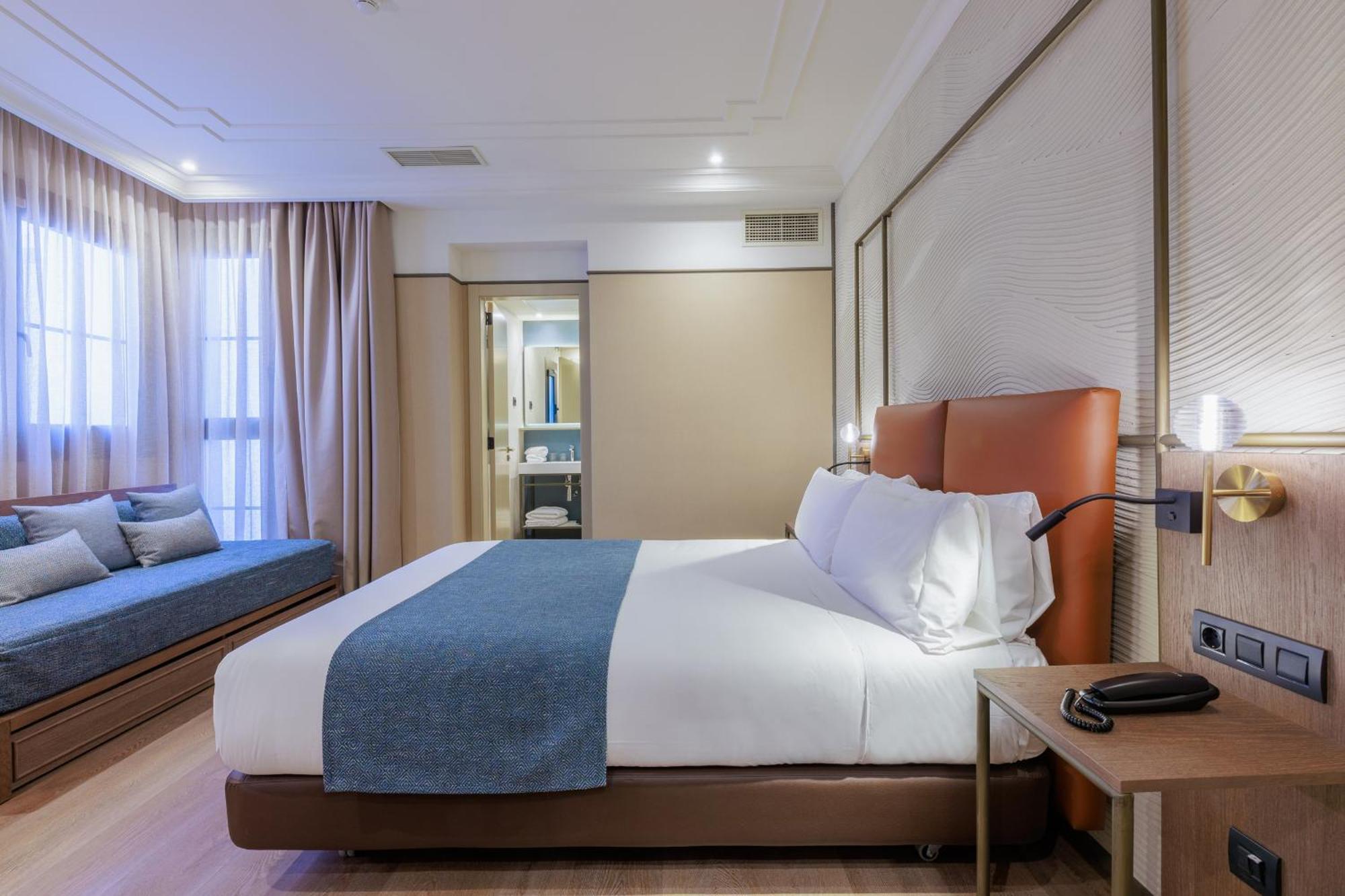 Interior Triple Room