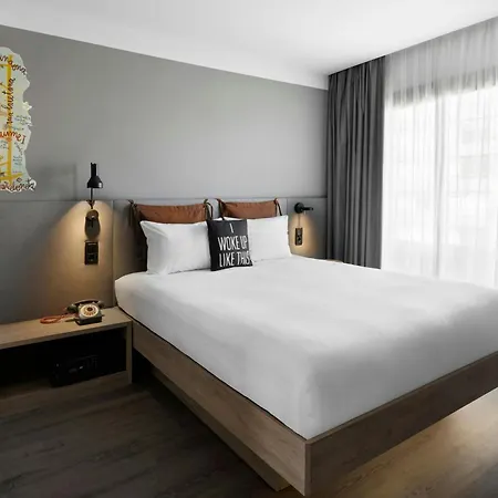 Moxy Barcelona-3
